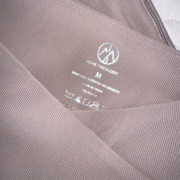 Move Theology Brown Capri Leggings Size Medium - Picture 6 of 6